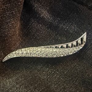 Rhinestone Brooch Silver Tone Pave Crystal Modernist Leaf Pin Jewelry‎